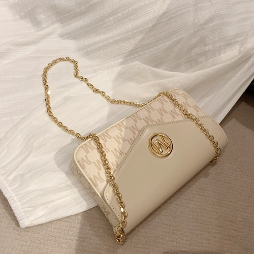 Цепь, сумка через плечо, небольшая дизайнерская универсальная сумка подмышку, сезон 2021, осенняя, тренд сезона