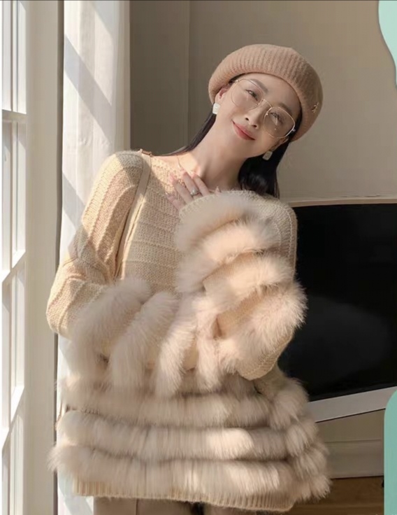 "Date with Little Fox" Blue Fox Fur and Wool Blend Warm and Soft Sweater L24Mym020