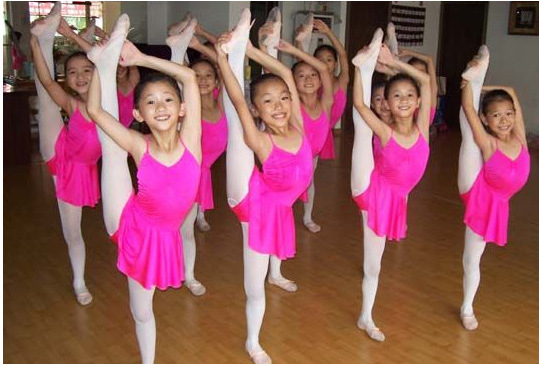 Quần lót bé gái nhảy vớ bé vớ xà cạp trắng mùa xuân và mùa hè mỏng mỏng bé thịt lụa màu vớ vớ đẹp cho bé sơ sinh