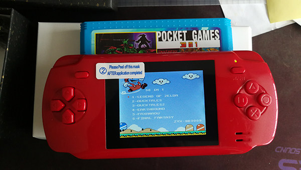pocket]The new version of 8-bit yellow card portable game console handheld pluggable card spot white red black