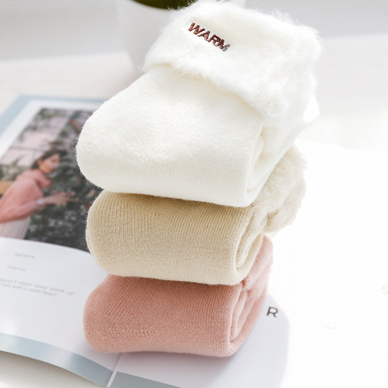 Minus 40 degrees Northeast Mohe Xuexiang Harbin Heilongjiang tourist equipment thickened warm women plus velvet cold socks