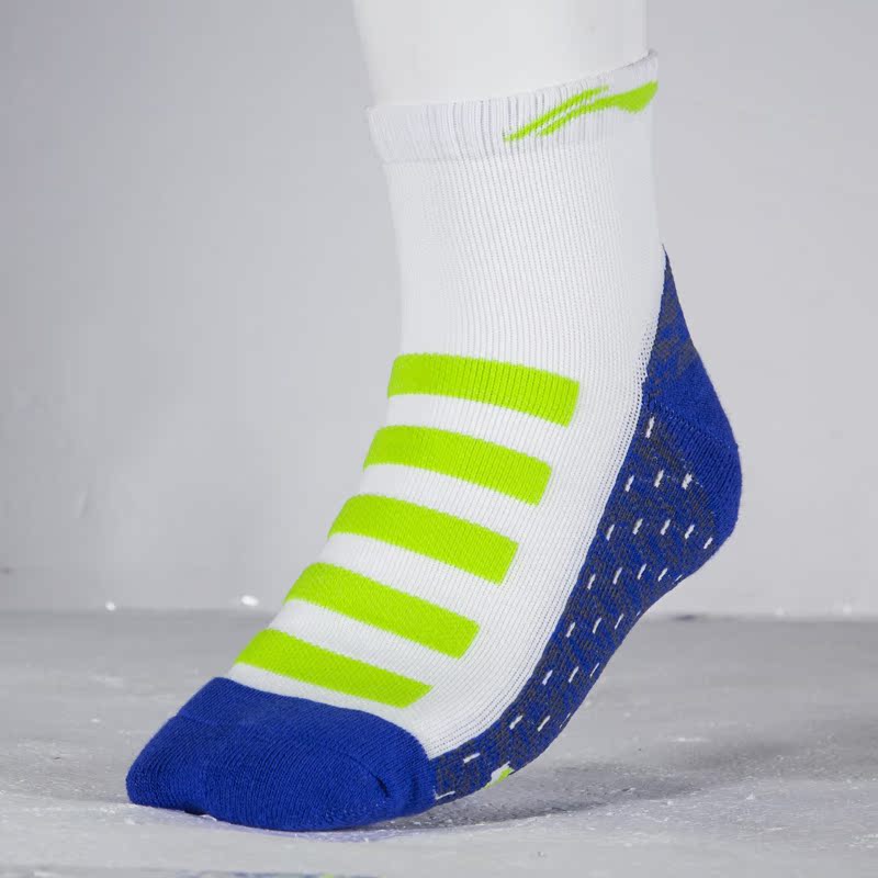 LING Li Ning vớ ngắn nam mới vớ thể thao thấm hút mồ hôi mặc ngoài trời vớ nam ngoài trời vớ mỏng chạy - Vớ thể thao tất cao cổ nam
