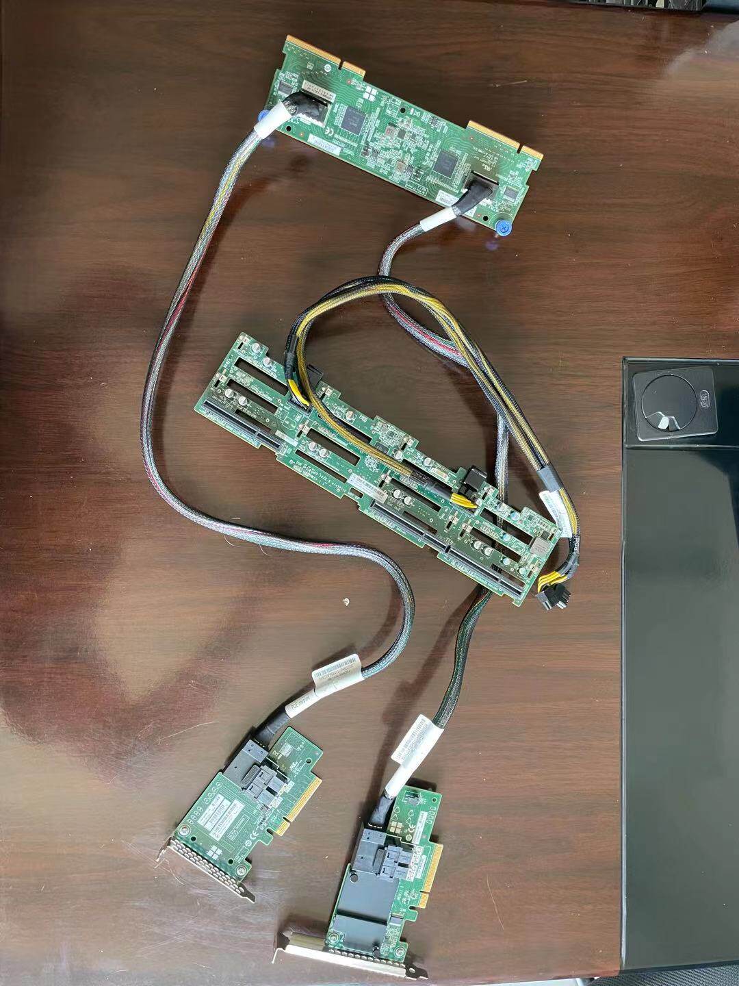 Lenovo RD650 server 16 disk 2 5 inch hard disk backboard Nvme PCIE U 2 hard disk suite