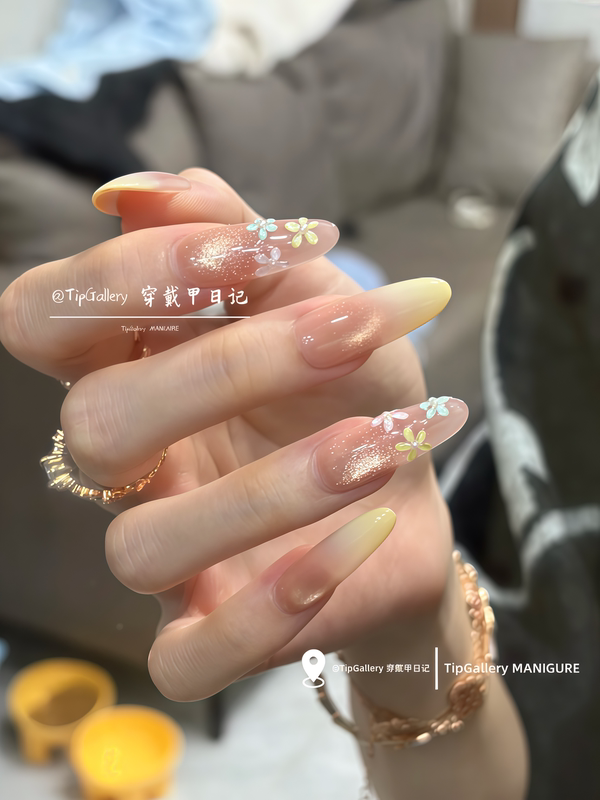 【Half Spring】Handmade Nail Art with a High-End Feel, Gradient Cat-Eye Effect, Sweet Floral Design, Brightening Effect, Gentle and Beautiful Nail Stickers