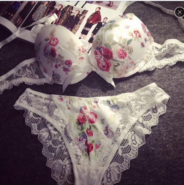 Châu Âu và Mỹ đen tập hợp đồ lót ren ngực đơn ngực gợi cảm vẻ đẹp thiết lập quan lot nu
