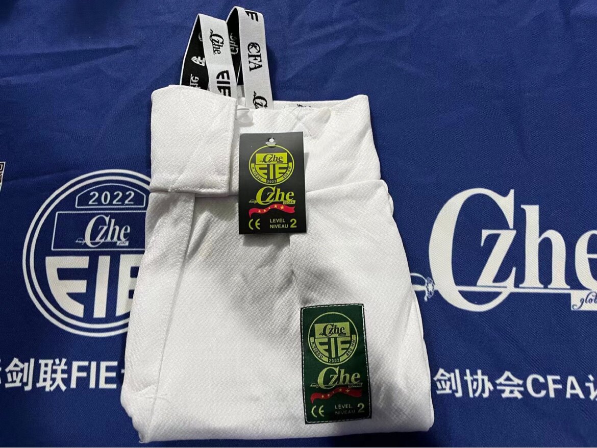 翱云CZHE超薄冰丝击剑服：FIE认证800N，击剑爱好者的终极战袍！-花剑剑服-淘宝好物网
