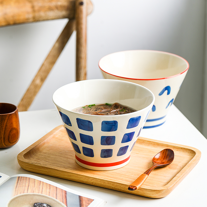 Japanese ramen rainbow such as bowl with a large mercifully rainbow such use ceramic bowl bowl of soup bowl rainbow such to use a single big rainbow such as bowl hat to horn
