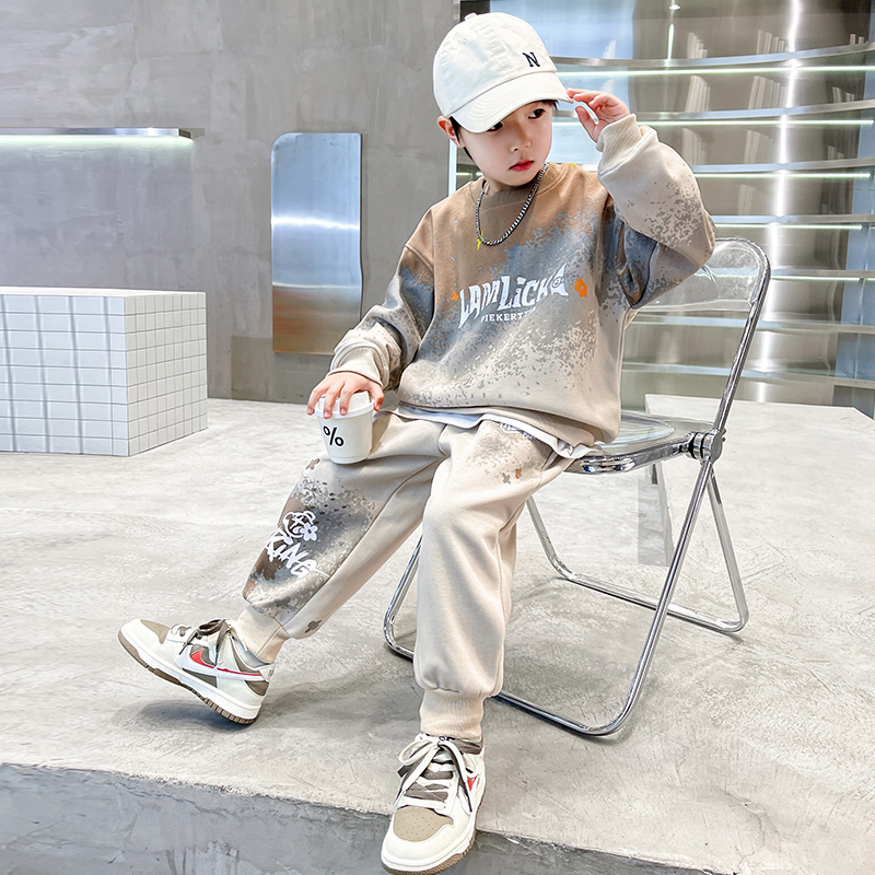 Детская одежда, осенние свитера для мальчиков, новые осенние и зимние модели для больших детей 2025 года, плюс бархатное утолщение, красивая и модная зимняя одежда