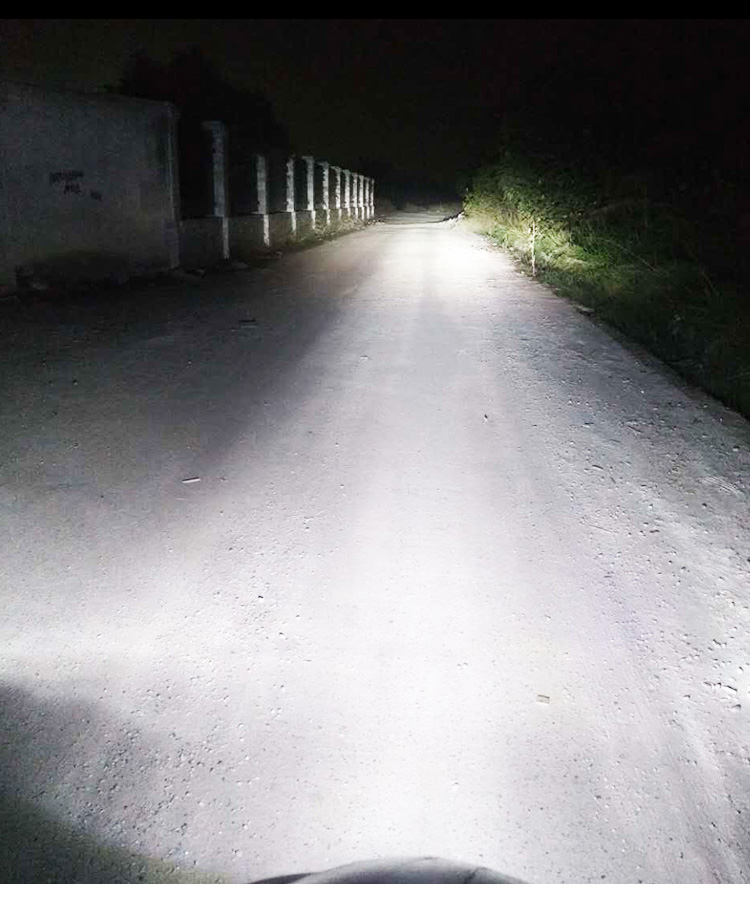 Xe máy HID Xenon ánh sáng siêu sáng nhanh chóng khởi động 65W lớn ánh sáng bóng đèn tái trang bị 12v55w xenon ánh sáng 35W ánh sáng chói ánh sáng đèn pha sirius
