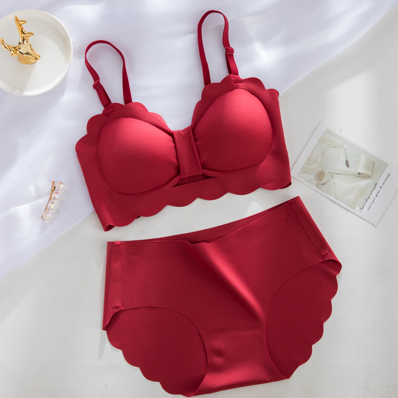 No-marks red lingerie female brides married Ben life suit small breasts to woo sexy apologees The tiger year bra hood