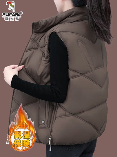 Жилет Woodpecker из пухового хлопка для женщин, новая модель Осень/Зима 2025, свободный крой для женщин среднего возраста, большие размеры, теплый, сохраняющий тепло.