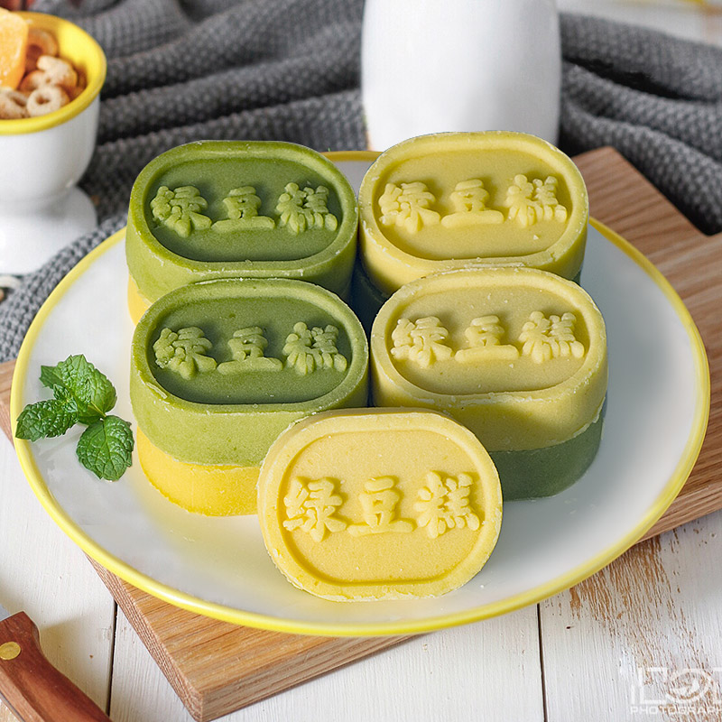 Old scents of fasting green bean cakes for the elderly pregnant women sent gifts non-relic snacks and snacks and snacks snack biscuits Guochao Cakes Shanghai