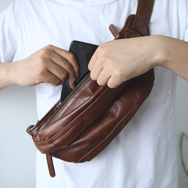 Blue Leather Men Genuine Leather Skew Cross Baotou Layer Soft Bull Leather Casual Day Family Chest Bag Fashion Trends Small Satchel Purse