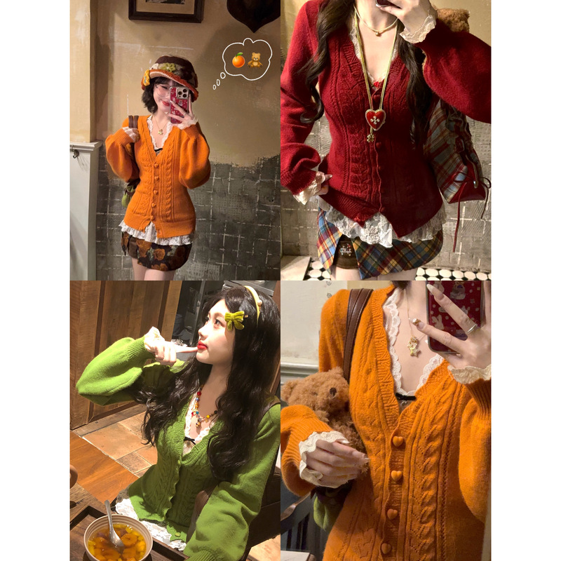 【Alittle Messy Chic】Bright and Layered! Autumn and Winter V-Neck Heart Button Thick Sweater Cardigan Jacket 【Alittle Messy Chic】Bright and Layered! Autumn and Winter V-Neck Heart Button Thick Sweater Cardigan Jacket