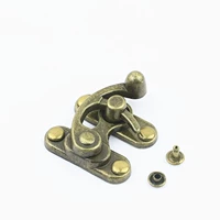 Бронзовый цвет [с выпуклыми ногтями]