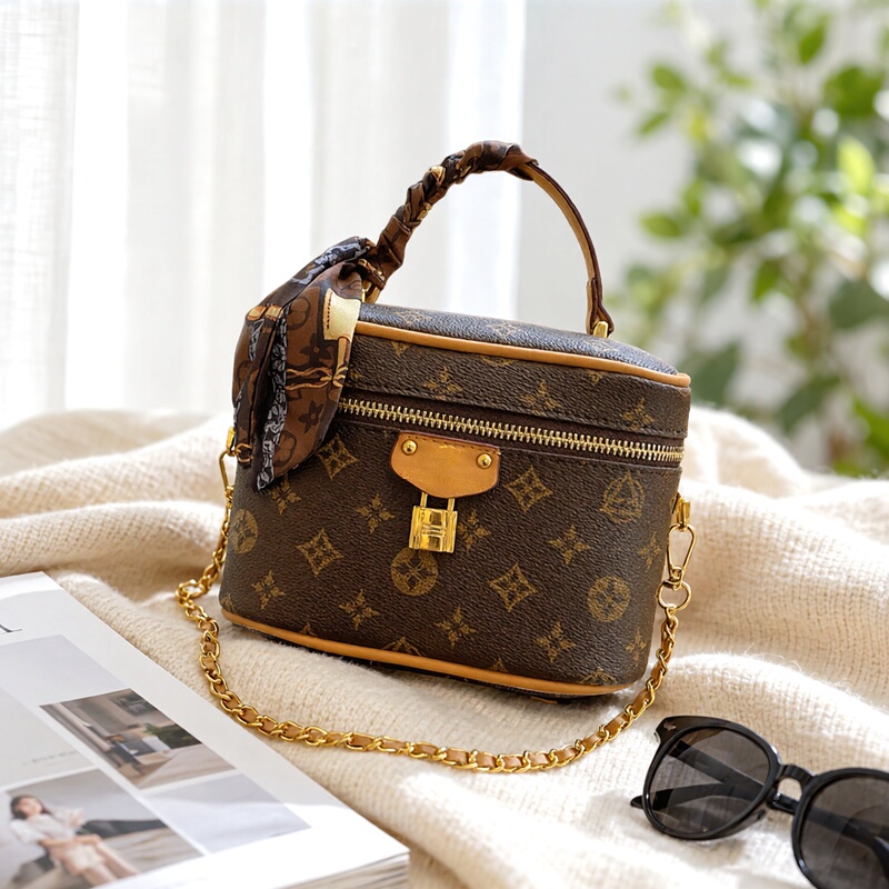 Hong Kong Luxury Brand Replica High-End Versatile Vintage Chain Box Bag for Women