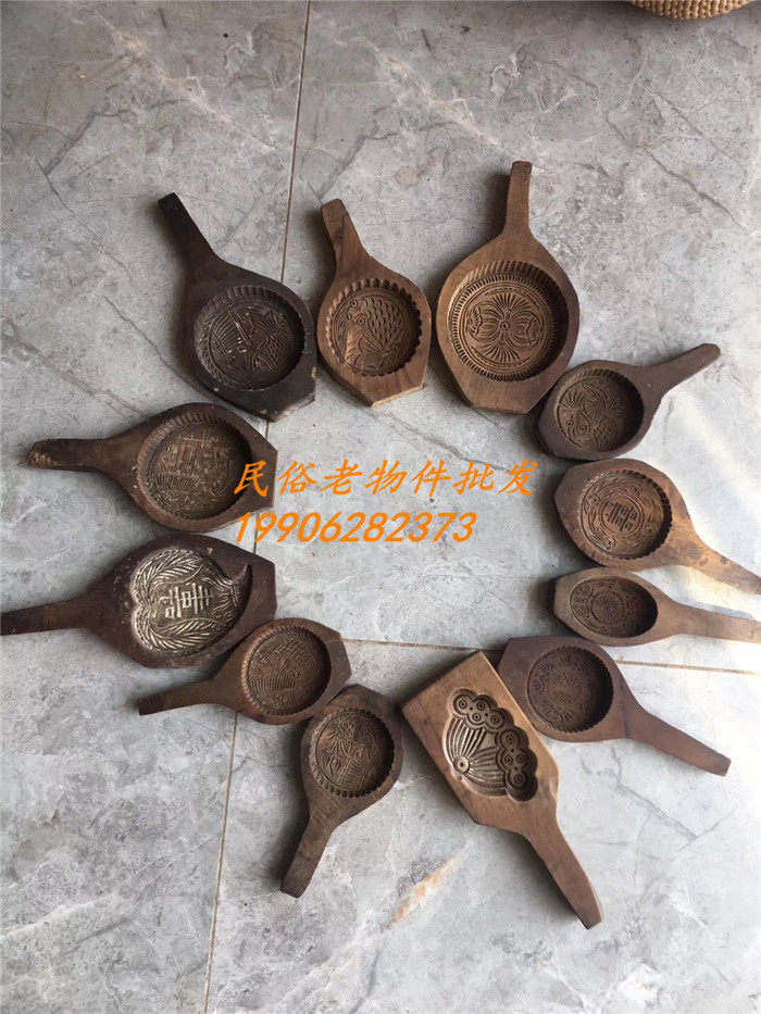 Manual Engraving Old Fire Molds Folklore Old Objects Old Molds Pie Countryside Old Clips Smoking Ash Trays Wedding Joy Molds