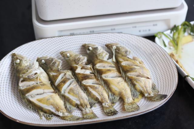 做清蒸鱼,什么时候放酱油好?注意这窍门36