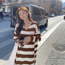 Fan-style V collar striped knit dress dress woman autumn winter 2021 new display slim temperament stylish long sleeve sweater skirt