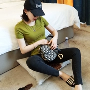 BIRD Liu Xiaoying áo thun nữ tay ngắn chạm đáy cổ tròn nhỏ bên trong áo sơ mi in lưới đỏ nữ 2019 mới hè - Áo phông