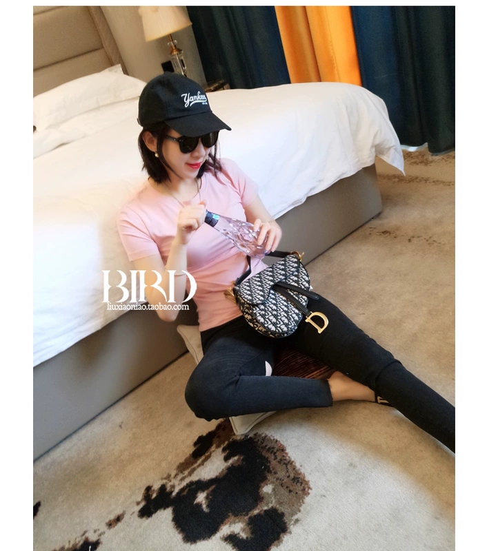 BIRD Liu Xiaoying áo thun nữ tay ngắn chạm đáy cổ tròn nhỏ bên trong áo sơ mi in lưới đỏ nữ 2019 mới hè - Áo phông