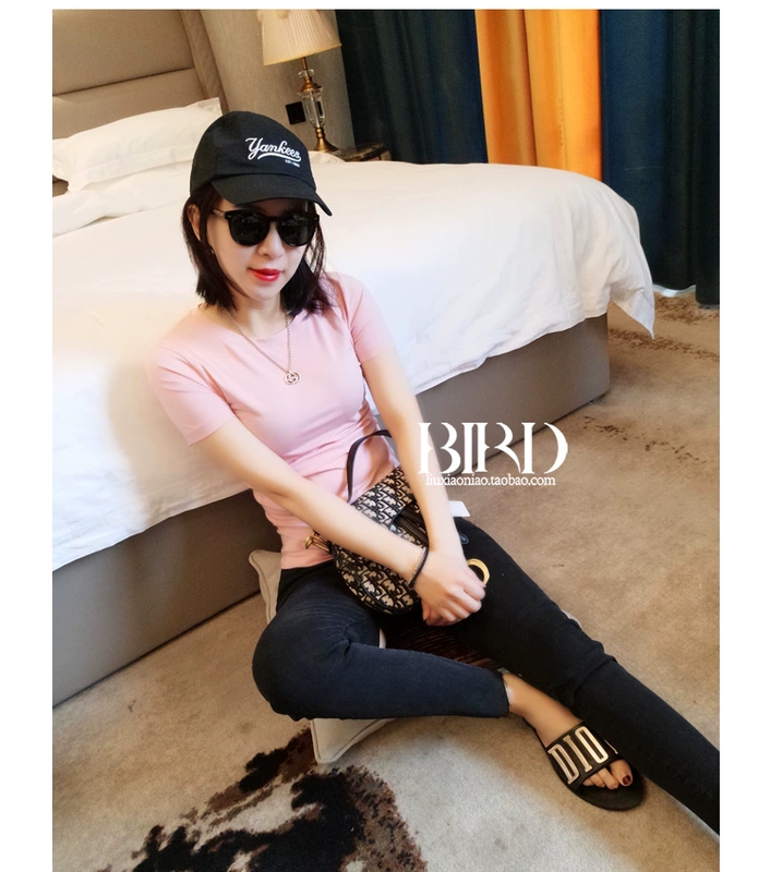 BIRD Liu Xiaoying áo thun nữ tay ngắn chạm đáy cổ tròn nhỏ bên trong áo sơ mi in lưới đỏ nữ 2019 mới hè - Áo phông