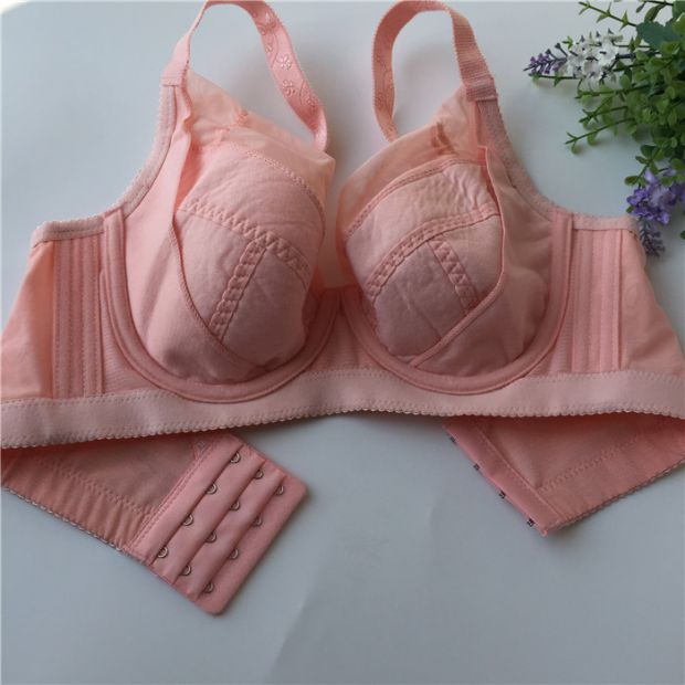 Bộ áo ngực mỏng năm nay phù hợp với màu đỏ lớn không có loại điều chỉnh bọt biển thu thập bộ đồ lót kích thước lớn 75D90C do lot