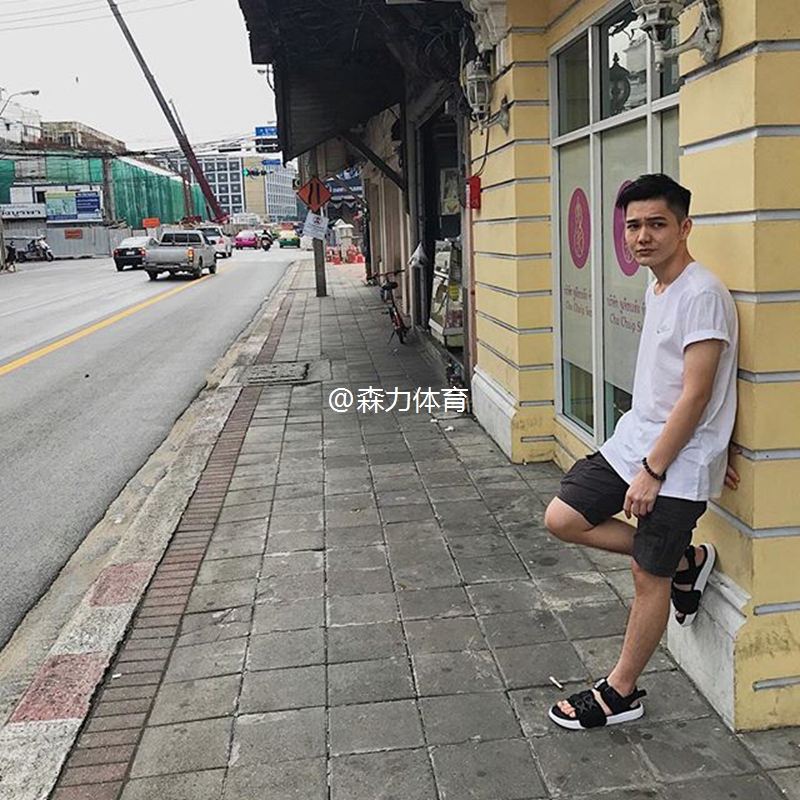 Puma Hummer mùa hè mới ma thuật dán giày bãi biển màu đen và trắng bột màu xanh nam giới và phụ nữ dép thể thao 365630-01-06 giày sandal nam công sở