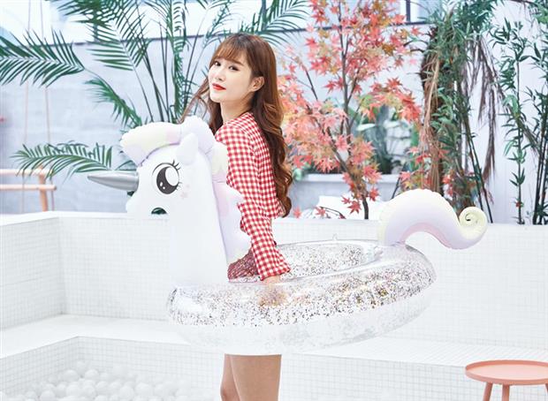 Vòng bơi bơm hơi người lớn ngả thoát nước nổi trên trẻ em bơm hơi vòng bơi có tay cầm hình con cua nhỏ hình trái tim - Cao su nổi phao bơi em bé