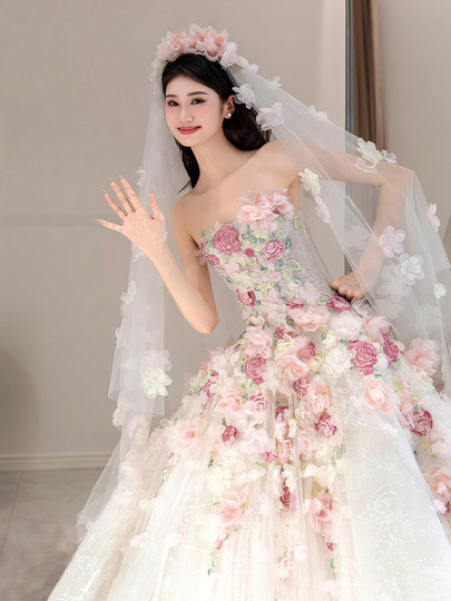 莫奈花园玫瑰婚纱礼服2025新款新娘主纱高级质感法式轻抹胸出门纱