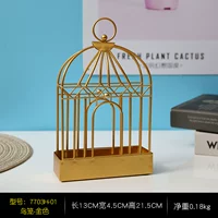 Клетка с золотой птицей можно подвешивать крюк