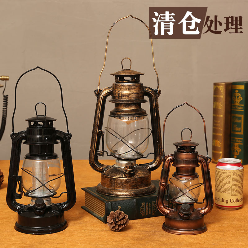 Retro Nostalgia Furniture Old Objects Coal Oil Lamps Iron Art Coal Oil Lamp Decorations Pendulum Replica Antique Furnishing Shop Window Display