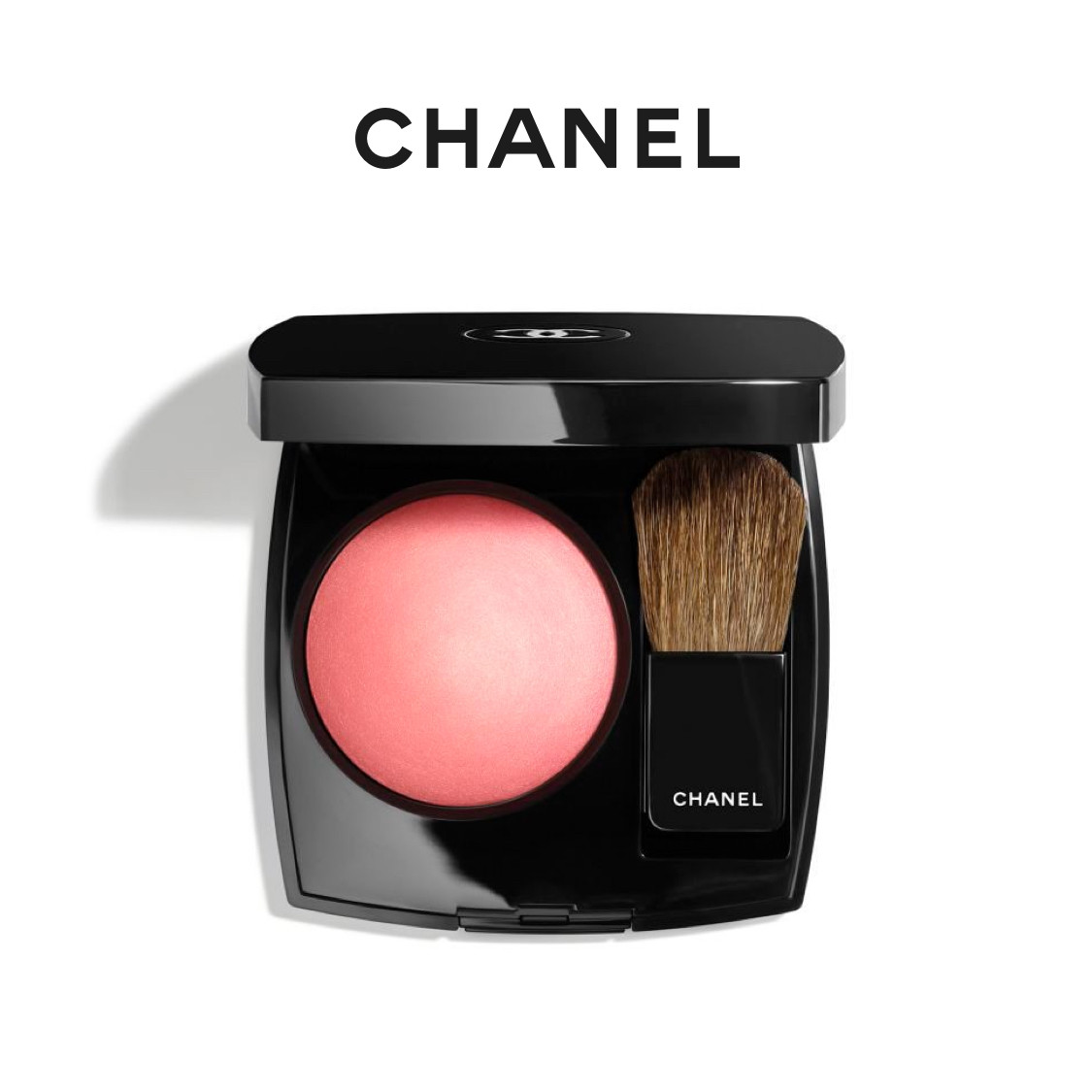 (New Year's Eve present) CHANEL Chanel blush with a bright makeup effect natural vitality portable