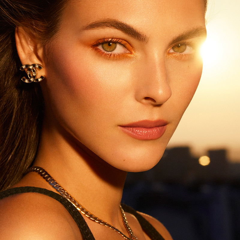 【节日礼遇】CHANEL 香奈儿米色时尚眼部彩盘 白桃眼影/golden 3