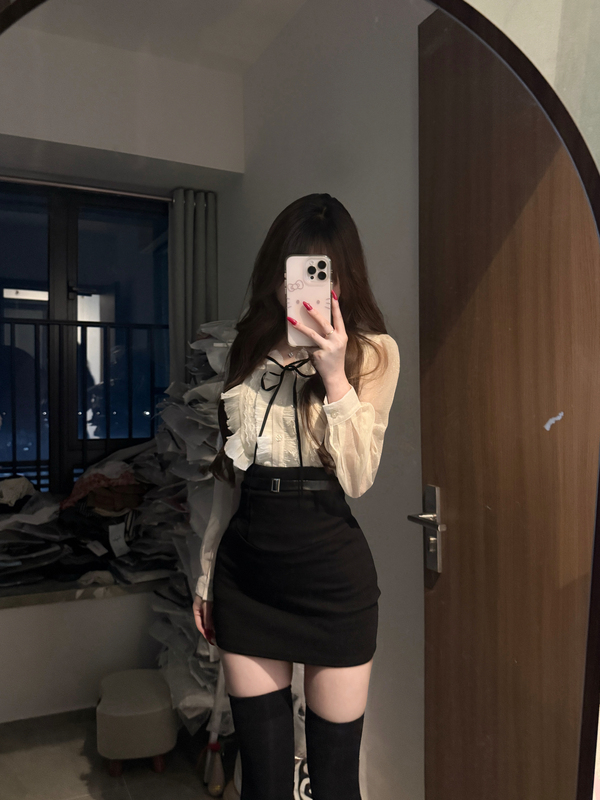 Cheese Sister Cheese's "Cold Girl Style" Korean-Style Rich Girl Bow Lace Loose Shirt and Short Skirt Set Cheese Sister Cheese's "Cold Girl Style" Korean-Style Rich Girl Bow Lace Loose Shirt and Short Skirt Set