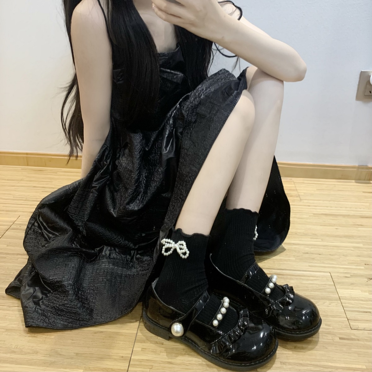 Pearl bow black jk socks autumn cute Japanese super fairy super good-looking fungus edge medium tube socks for women