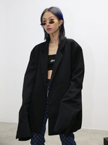 Mei Mei FUZZYKON black retro strange taste oversize wide-shouldered blazer for men and women