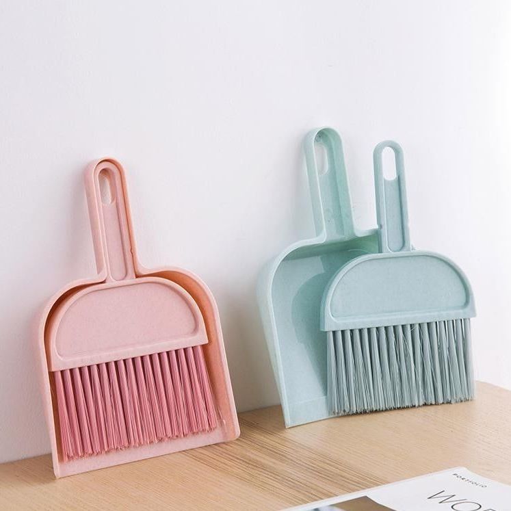 Desktop Mini Broom and Dustpan Set, Creative Keyboard Cleaning Tool, Car Dustpan and Broom