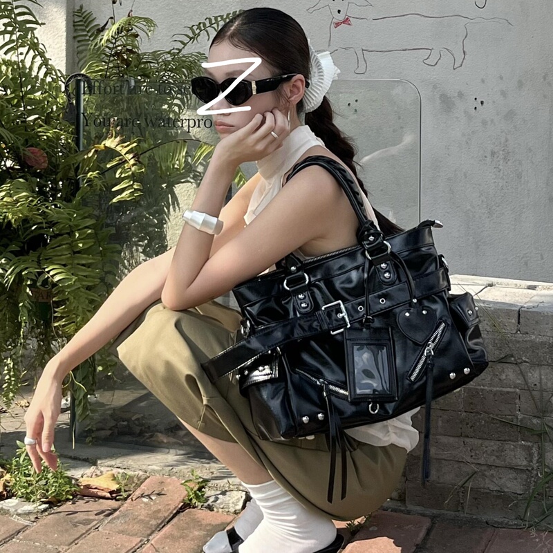 2026 Spring/Summer New Heavy-Duty Studded Cool Girl Style Niche Large Capacity Simple Versatile Underarm Tote Bag