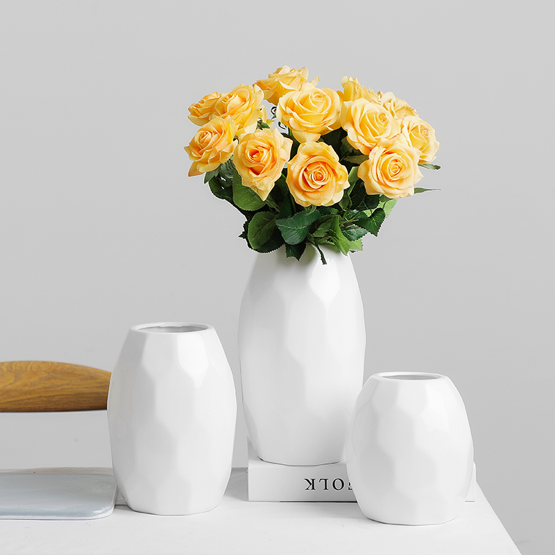 Ceramic vase Living room Nordic creative table Flower Arrangement Dry Flower Decoration Pendulum with water bacon red ins small vase