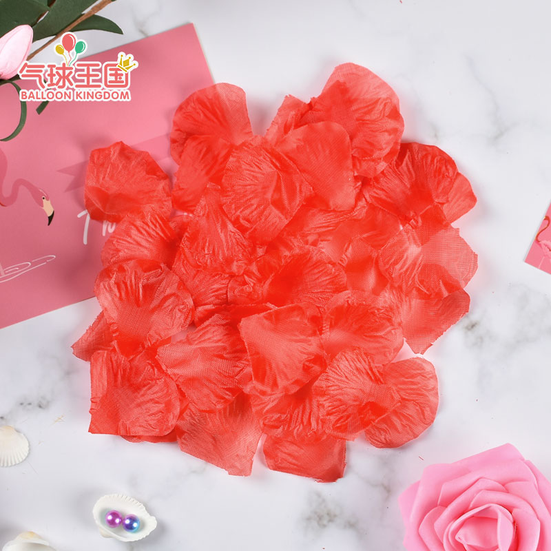 Simulation fabric rose petals surprise marriage proposal romantic candle package layout petal wedding celebration props