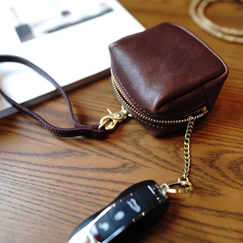 New Vegetable-Tanned Leather Coin Purse, Portable Retro Artistic Style, for Storing Earphones, Lipstick, Coins, Car Keys, and Cards