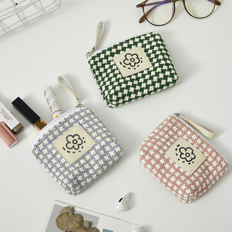 Korean-Style Woven Plaid Coin Purse for Women, Compact and Portable, Cute and Creative Storage Bag for Students, Black and White Checkered Mini Bag