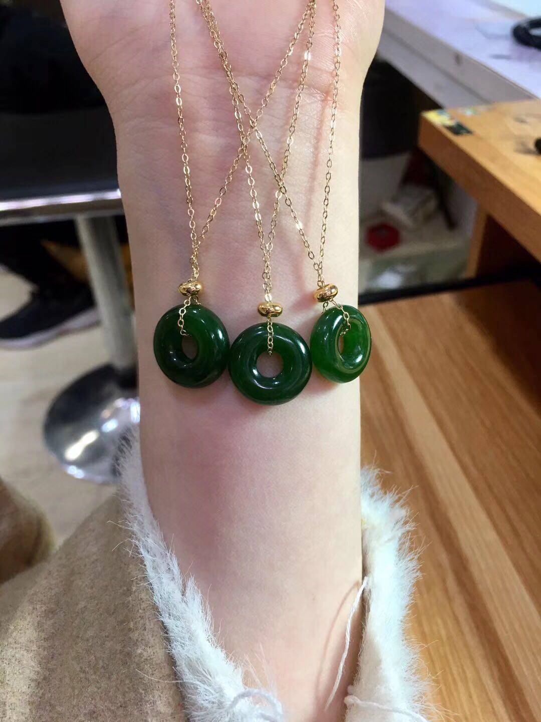 Natural Hetian jasper peace buckle pendant 14k gold inlaid ring collarbone chain necklace Transport safety