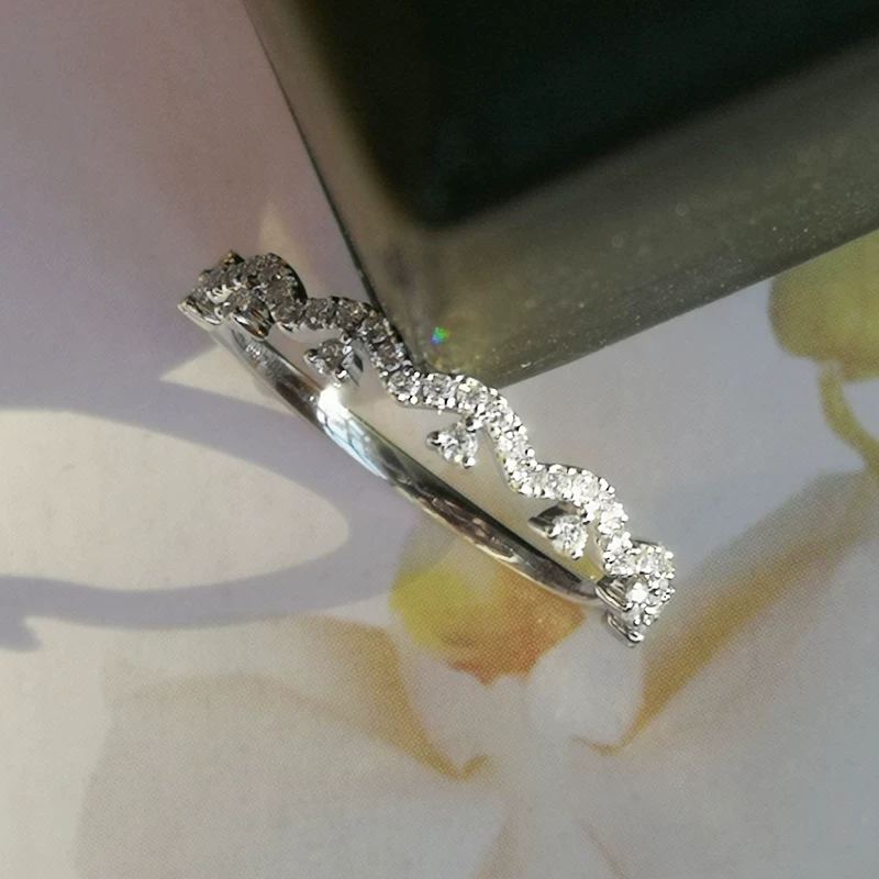 宝创集 Wavy fresh organic wedding ring, 0.2 carat, 750 sample gold