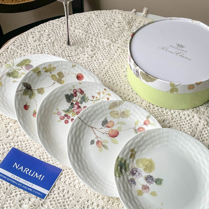 Japan's Narumi 5-Piece 17cm High-Grade Bone China Plates, Household Tableware, Particularly Beautiful Dinner Plates, Gift Box Set
