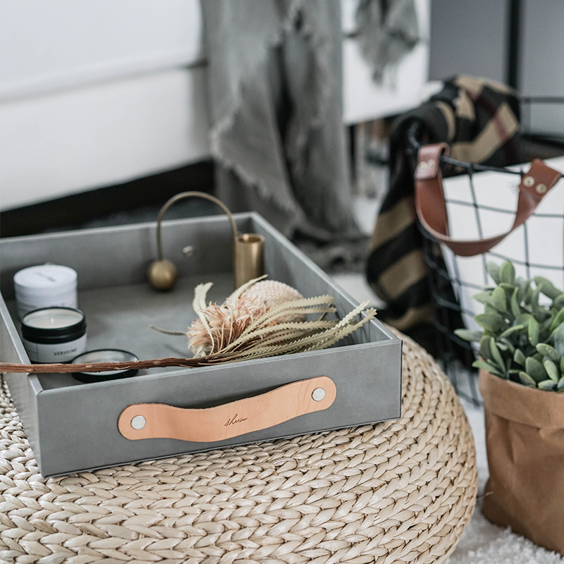 Description of the Nordic door entrance door entrance key skin care cosmetics desktop sundries box leather storage box tray