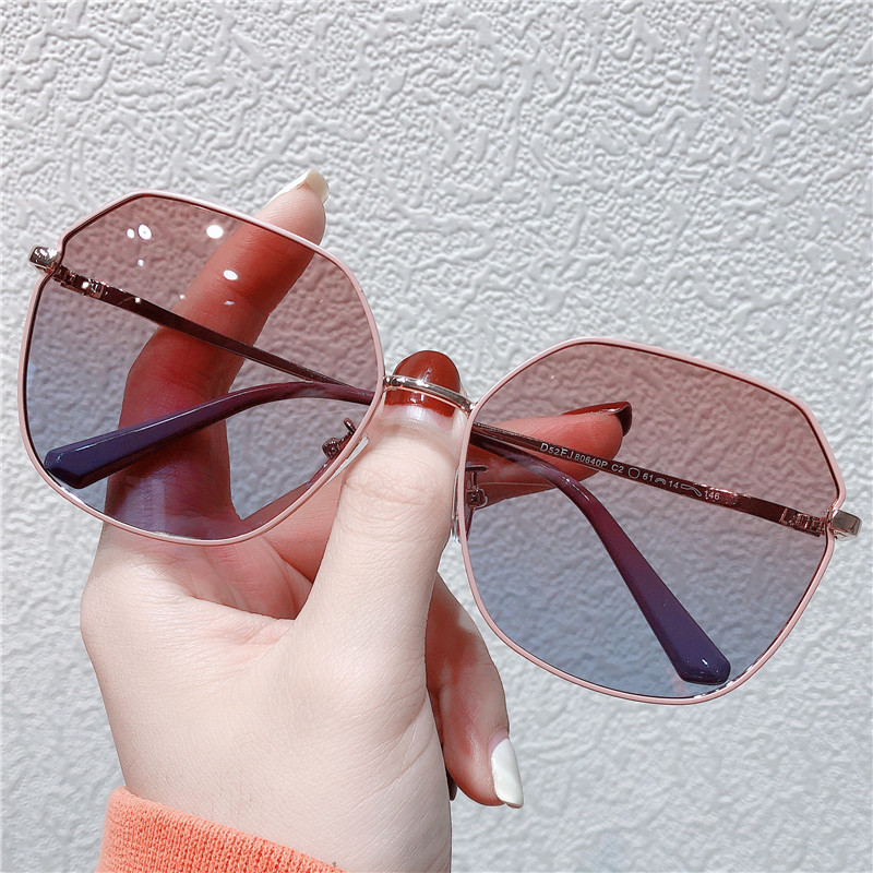Sunglasses women's Korean version tide round face 2022 new anti-UV polarized fashion sunglasses female summer big face thin