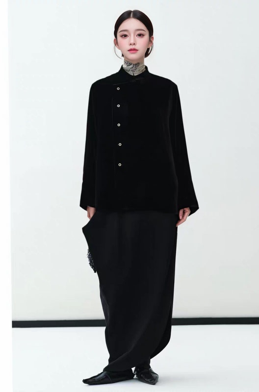 The Same Style as the Mall's Zcybym2026 Winter New Black Diagonal Placket Chinese-Style Stand Collar Oriental Silhouette Long-Sleeve Shirt The Same Style as the Mall's Zcybym2026 Winter New Black Diagonal Placket Chinese-Style Stand Collar Oriental Silhouette Long-Sleeve Shirt
