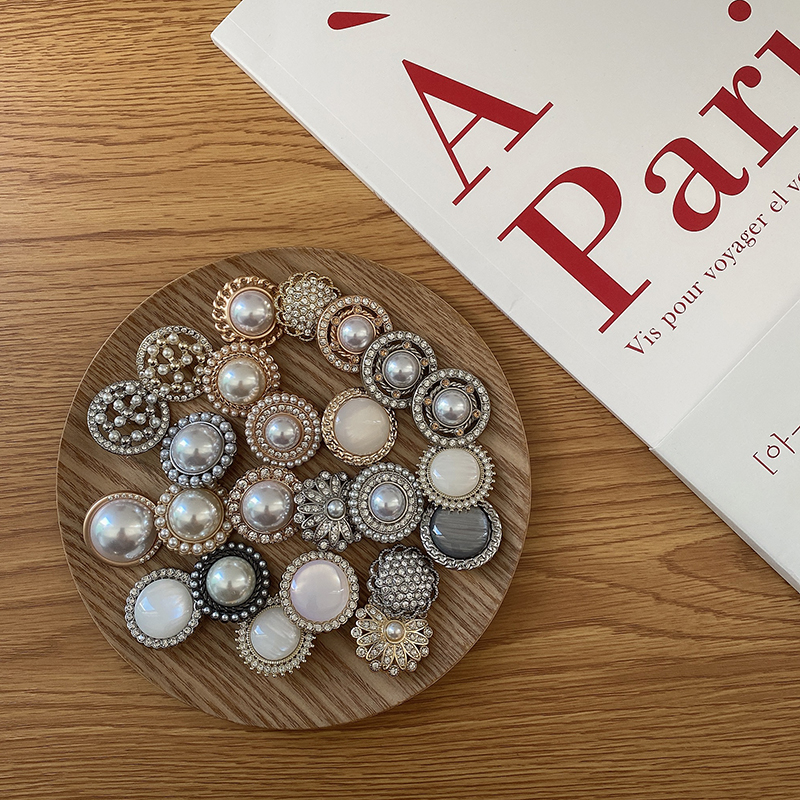 YOMOSTUDIO Name yuan Wind Metal Pearl button Pearlized White Cat Eye Small Fragrance Coat Big Coat Decoration